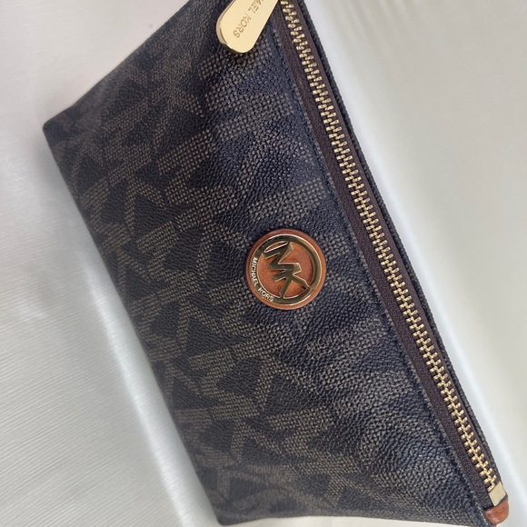 Michael Kors Women’s Small Clutch/Bag - Picture 3 of 17